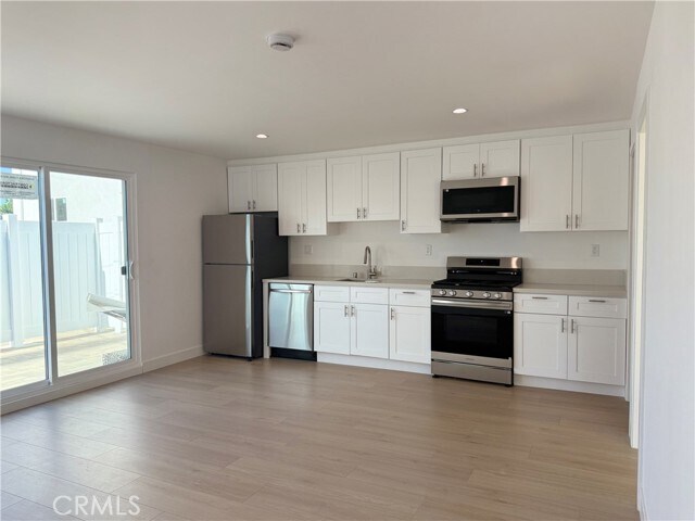 Foto del edificio - 22917 Sherman Way