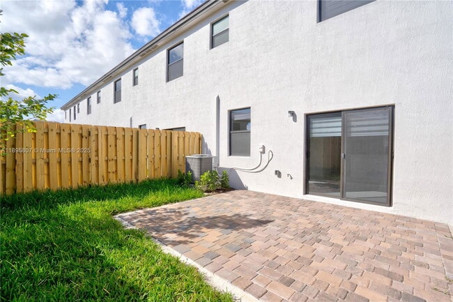 Foto del edificio - 13053 SW 233rd Terrace