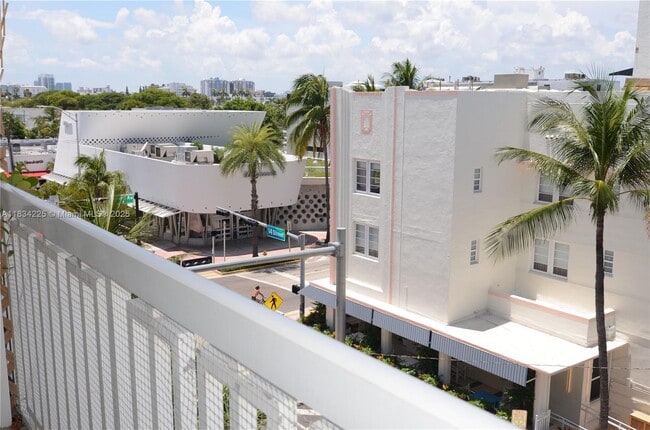 Building Photo - 1357 Collins Ave