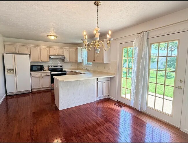 Foto del edificio - 611 Buttercup Dr