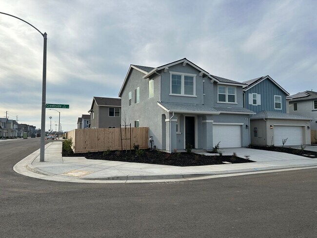 Foto del edificio - Lovely newer home on a corner lot!