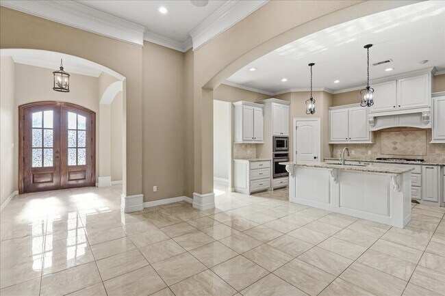 Building Photo - 160 Colonial Estates Dr