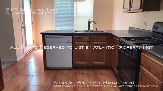 Foto del edificio - 210 Fairgrove Ln