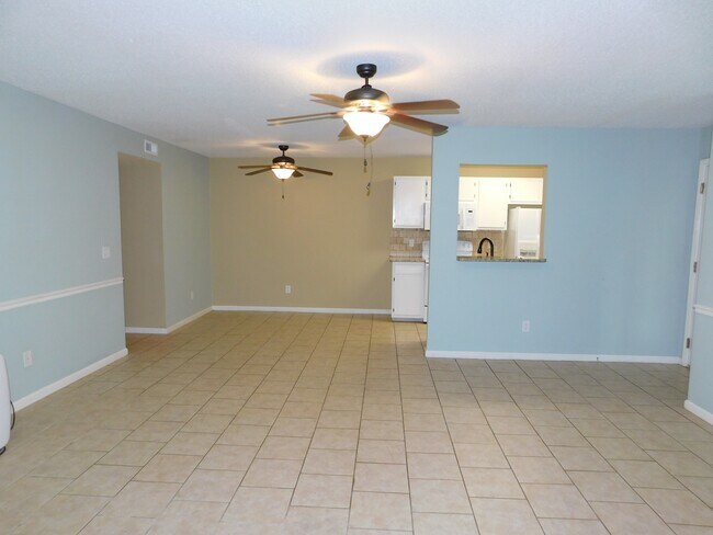 Foto del edificio - 535 3rd Loop Rd