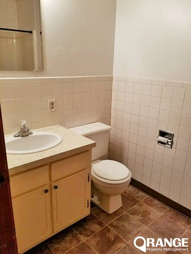 Foto principal - 321 6th St N