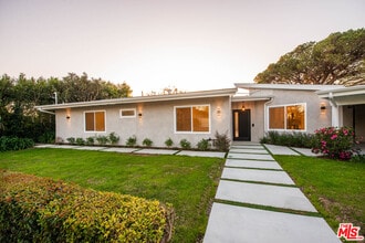 Building Photo - 645 Walther Way