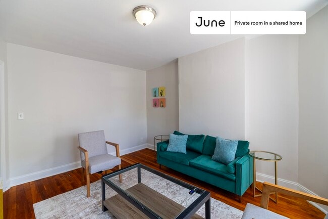 Building Photo - Room in Shared 4 bed/1 bath home