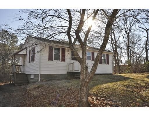 Building Photo - 9 Wampanoag Rd