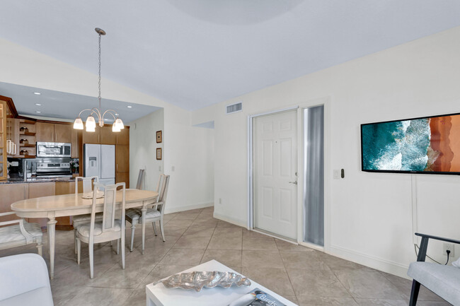 Building Photo - 121 Waterside Dr
