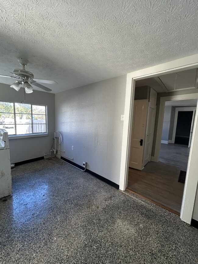 Foto del edificio - 1015 N Main St