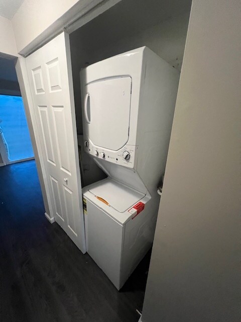 Foto del edificio - 7211 Branchwood Pl