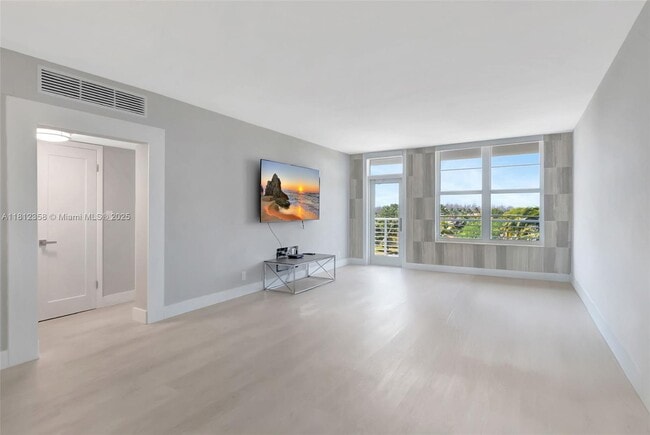 Building Photo - 2851 S Ocean Blvd