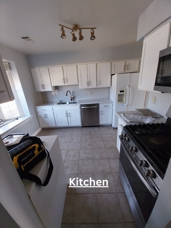 Building Photo - 4033 Chesterwood Dr