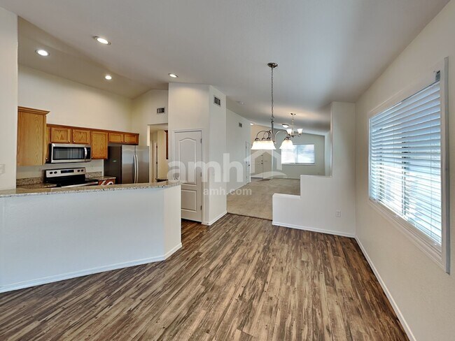 Foto del edificio - 7856 S Splinter Way