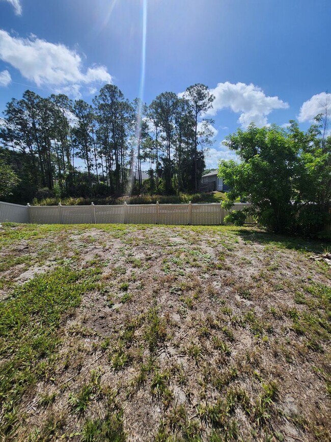 Building Photo - RARE FIND! Beautiful 3 bed 2 Bath 2 Car garage - Includes ALL the Bells & Whistles! Must See!