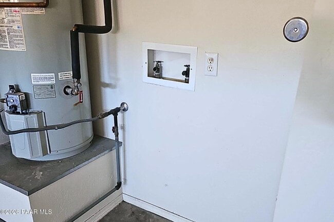 Foto del edificio - 6069 N Rockland Dr