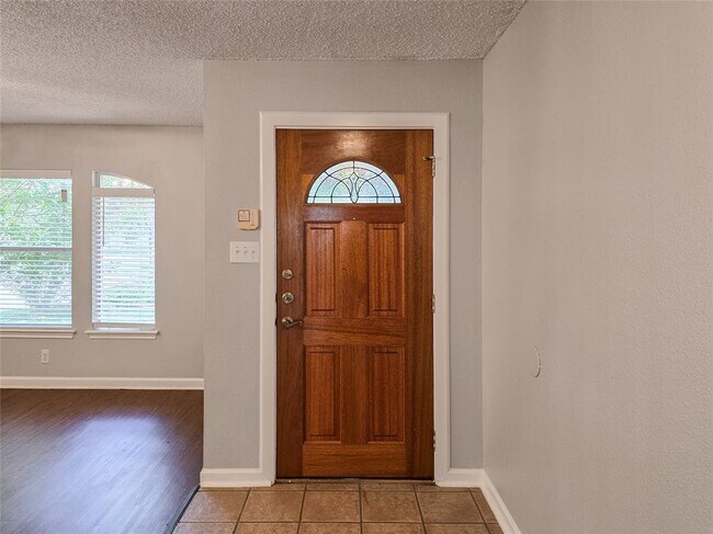 Foto del edificio - 1318 Chalk Ln