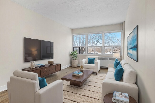 Building Photo - Normandy