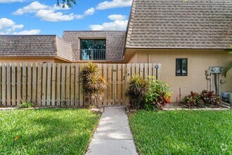 Building Photo - 301 Waterview Dr