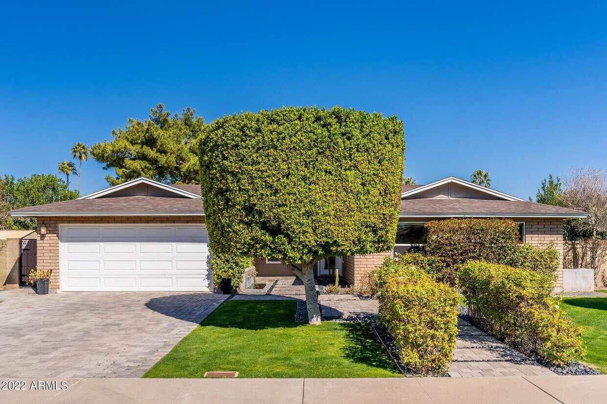 Foto principal - 6110 E Blanche Dr