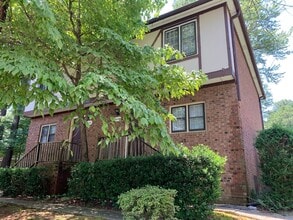 Building Photo - 6120 Bushmills St