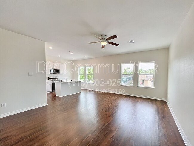 Foto del edificio - 906 Boyd Ct