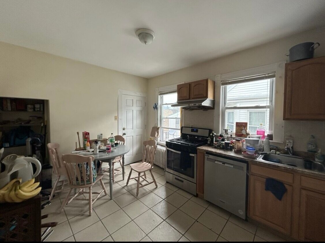 Foto principal - 110 Murdock St