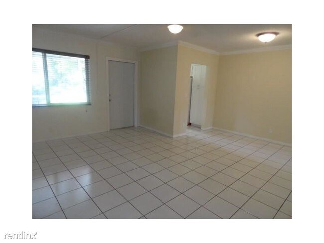 Building Photo - 581 Blue Heron Dr