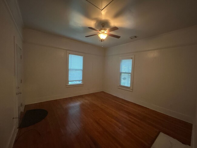 Building Photo - 2088 Elzey Ave