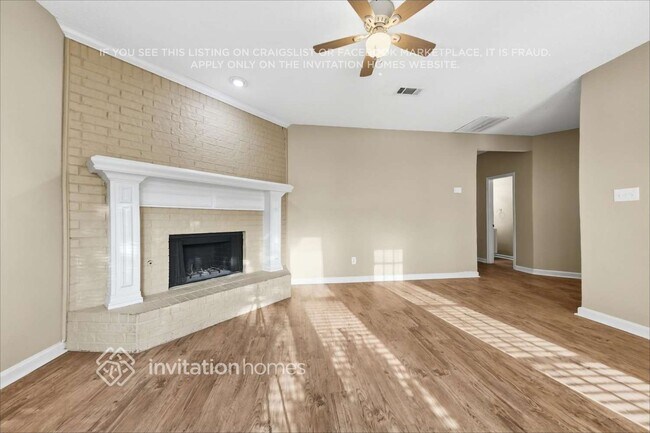 Foto del edificio - 2110 Loretta Ln