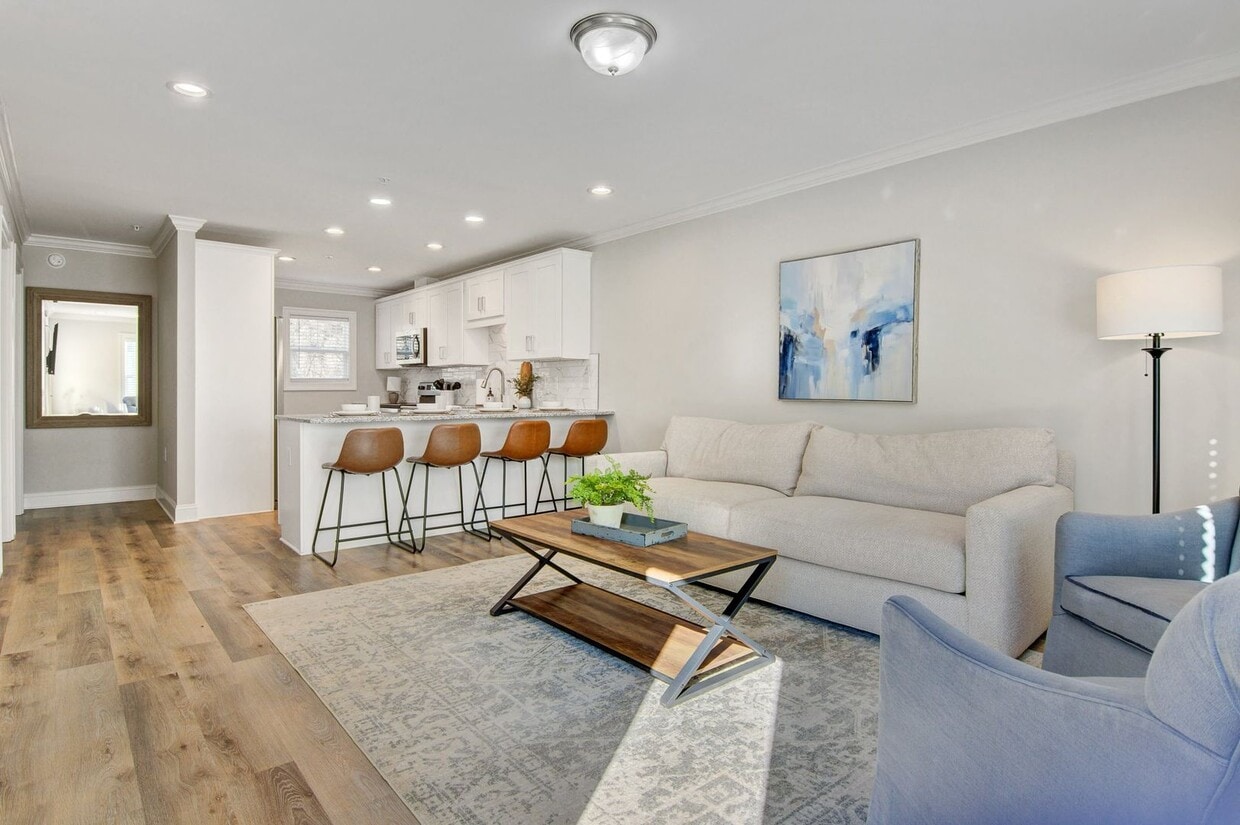 Primary Photo - Modern 2-Bed, 2-Bath Single-Level Townhome...