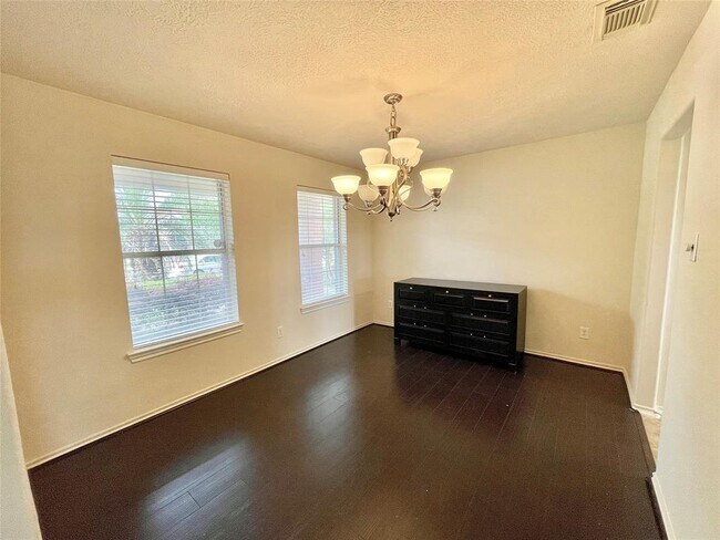 Building Photo - 12023 Clear Brook Oak St