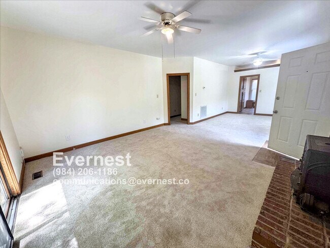Foto del edificio - 101 Granby Ct