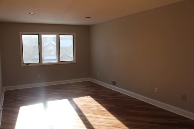 Building Photo - 26 Averell Dr