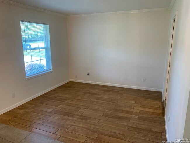 Building Photo - 7218 Desilu Dr
