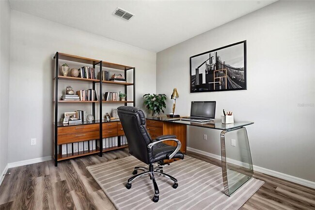 Foto del edificio - 10497 Farm Hl Ave