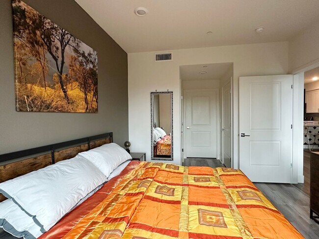 Foto del edificio - Fully Furnished Resort-Style Condo