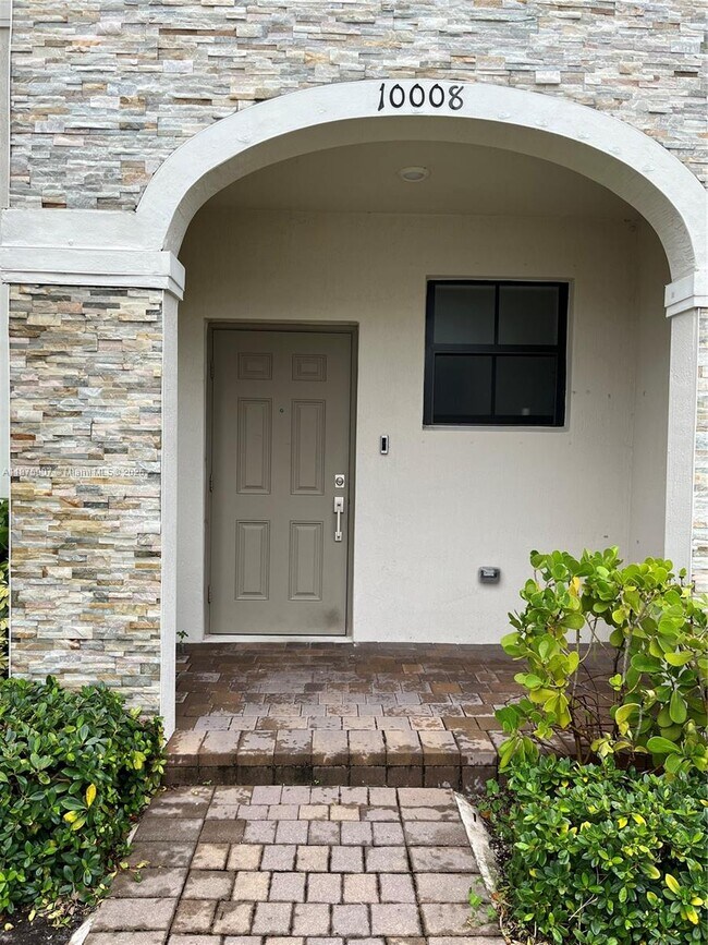 Foto del edificio - 10008 SW 228th Terrace