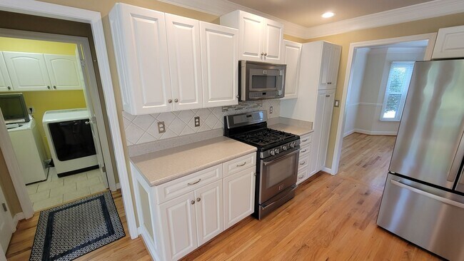 Foto del edificio - 95 River Park Ln