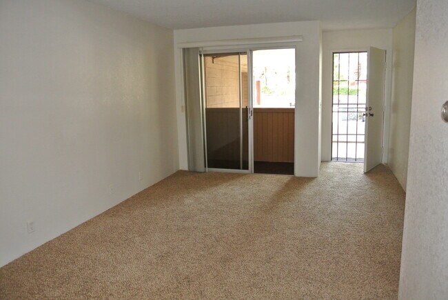Foto del edificio - Palm Springs Villas - One Bedroom Condo