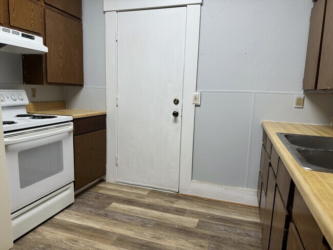 Foto del edificio - 414 7th St W