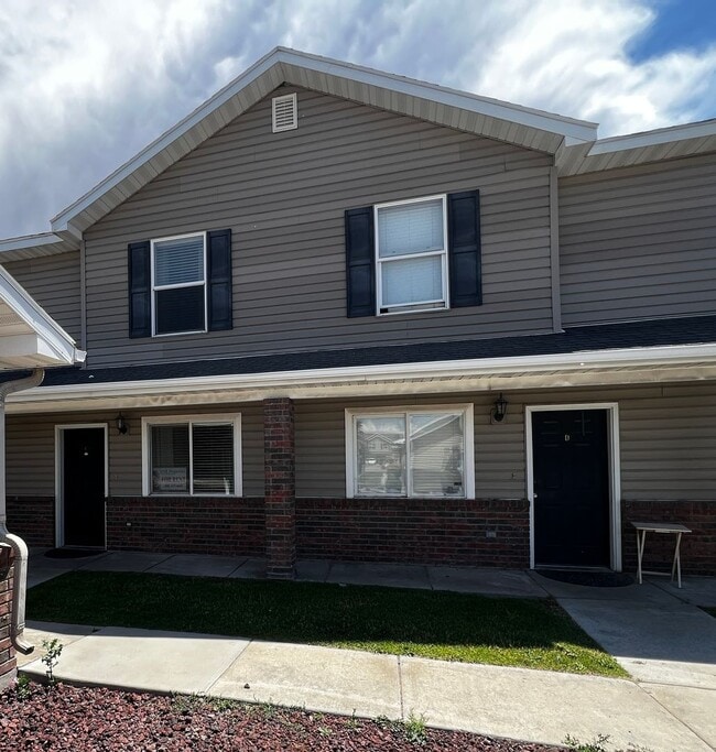 Building Photo - 445 Raven Way
