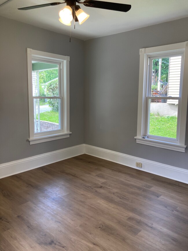 Foto del edificio - 142 N 28th St