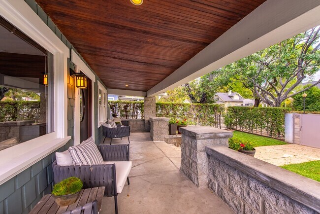 Foto del edificio - 1311 N Cherokee Ave