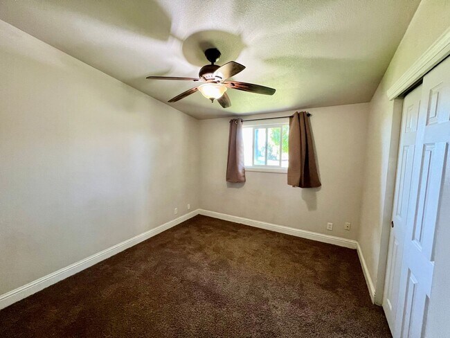 Building Photo - Charming 3 Bed 2 Bath in Clovis!