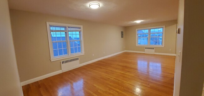 Foto del edificio - 57 Haskell Ave