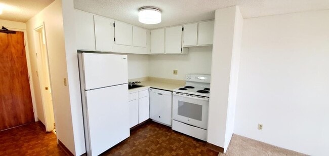 Building Photo - 2724 Kahoaloha Ln