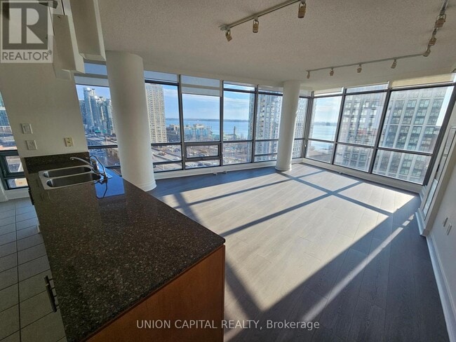 Building Photo - 5 Mariner Terrace