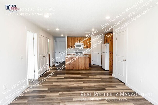 Building Photo - 110 Briscoe Rd