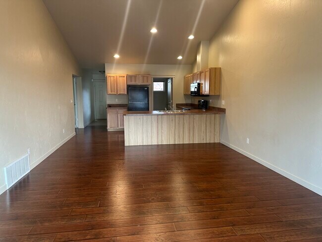 Plano de planta abierta - 48 Vista Loop